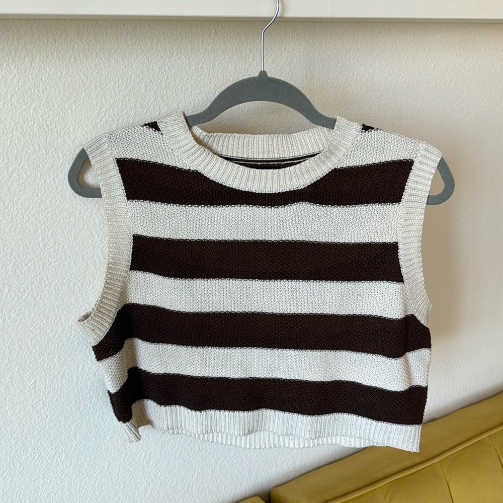 Striped knit cropped tank ☀️🍉